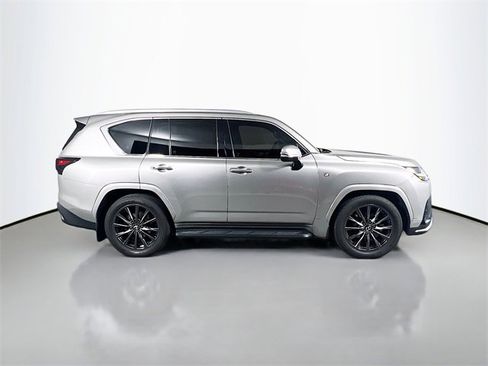 Used 2024 Lexus LX 600 F Sport image 8