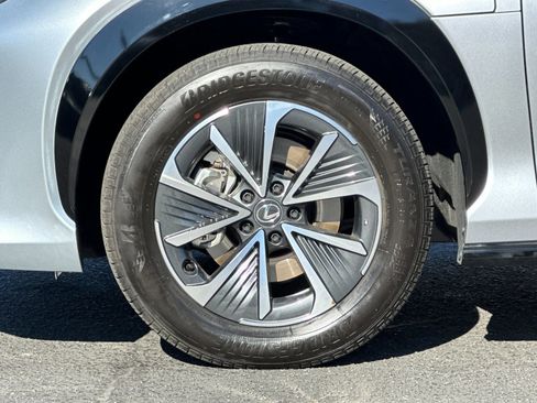 Used 2024 Lexus RZ 300e Premium image 33