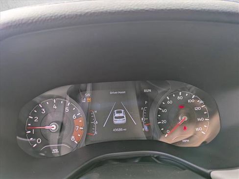 Used 2024 Jeep Compass Limited image 10