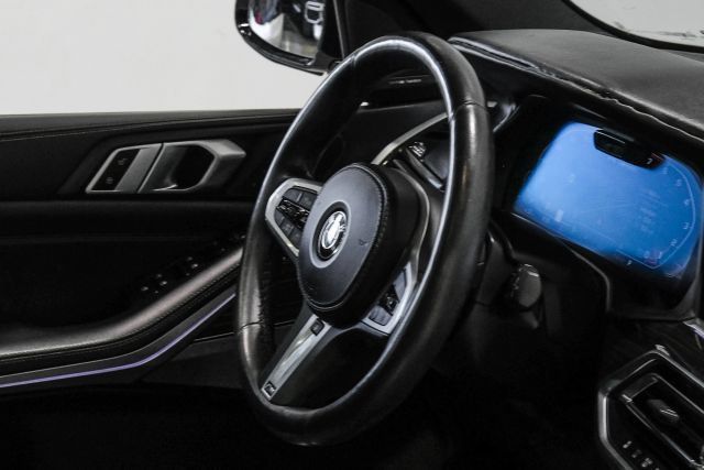 Used 2020 BMW X5 M50i AWD/4WD image 16