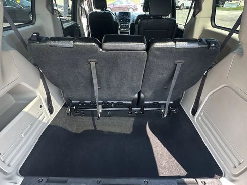Used 2020 Dodge Grand Caravan SXT FWD image 25