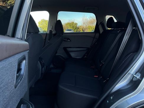 Used 2023 Nissan Rogue S image 10