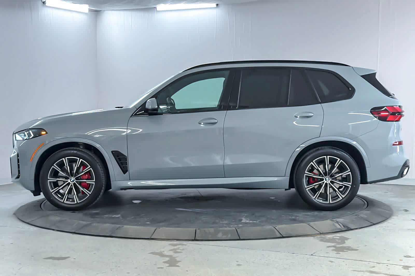 Used 2026 BMW X5 xDrive40i w/ M Sport Package AWD/4WD image 5