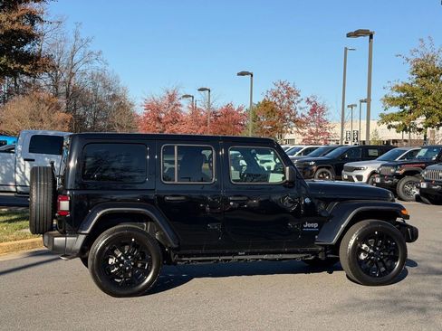Used 2025 Jeep Wrangler Unlimited Sahara w/ Safety Group image 6