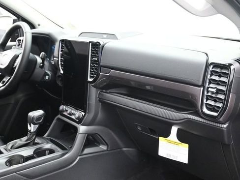 New 2025 Ford Ranger Lariat w/ Black Appearance Package image 29