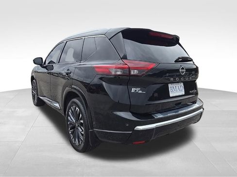 Used 2024 Nissan Rogue Platinum image 11