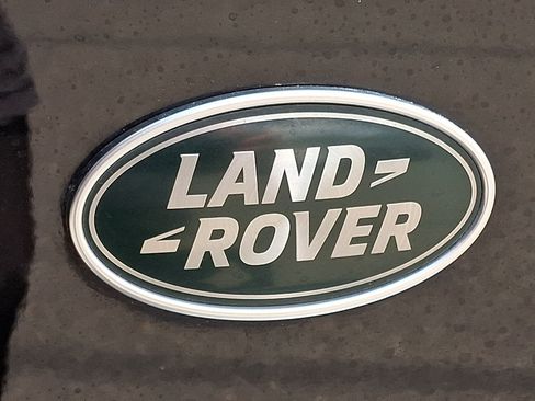 Used 2023 Land Rover Defender 110 SE AWD/4WD image 29