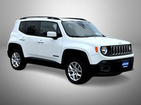Used 2016 Jeep Renegade Latitude image 3