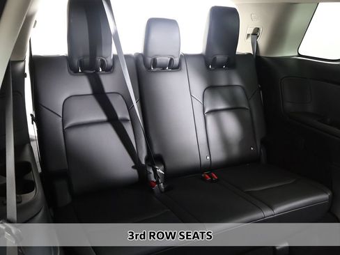 Used 2023 Nissan Pathfinder SL w/ Black Appearance Package AWD/4WD image 9