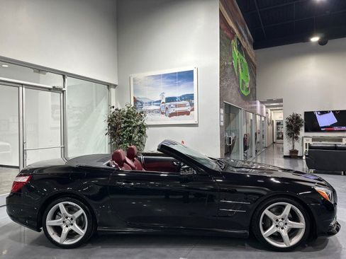 Used 2016 Mercedes-Benz SL 550 image 18