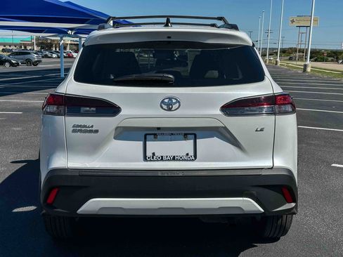 Used 2026 Toyota Corolla Cross LE image 7