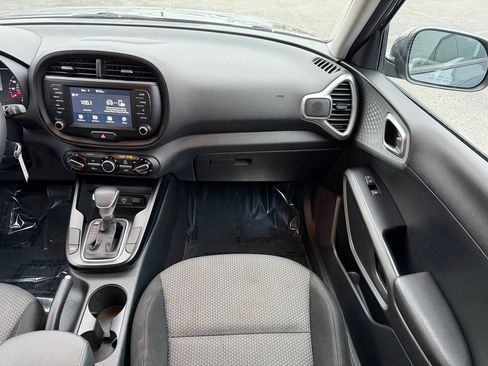 Used 2021 Kia Soul LX image 23