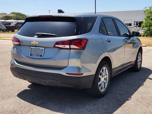 Used 2024 Chevrolet Equinox LS w/ LS Convenience Package FWD image 4