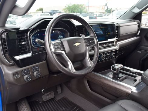 Used 2022 Chevrolet Silverado 1500 LTZ w/ LTZ Premium Package AWD/4WD image 15