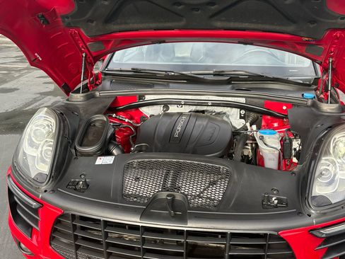 Used 2017 Porsche Macan AWD 4dr Turbo image 34