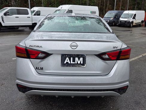 Used 2024 Nissan Altima 2.5 SV image 11