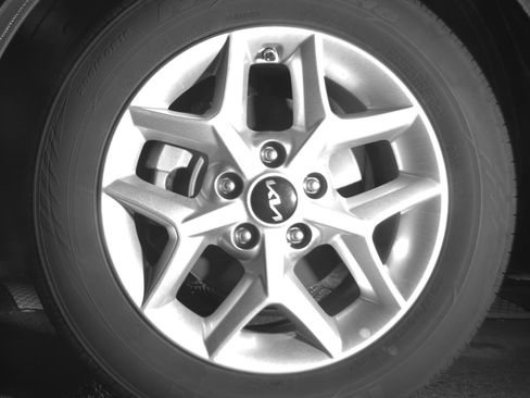 Used 2025 Kia Soul LX w/ LX Technology Package FWD image 12