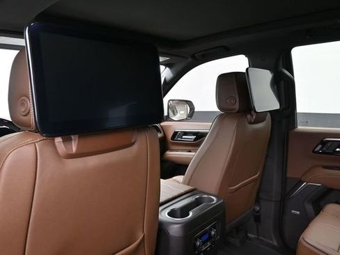 New 2026 Chevrolet Tahoe High Country AWD/4WD image 28