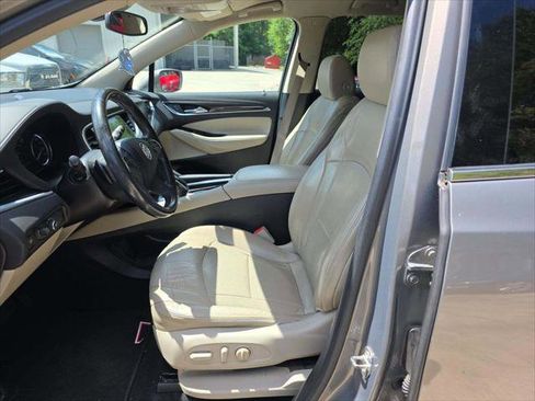 Used 2018 Buick Enclave Essence w/ LPO, Hit The Road Package FWD image 8