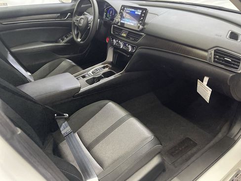 Used 2021 Honda Accord EX image 24