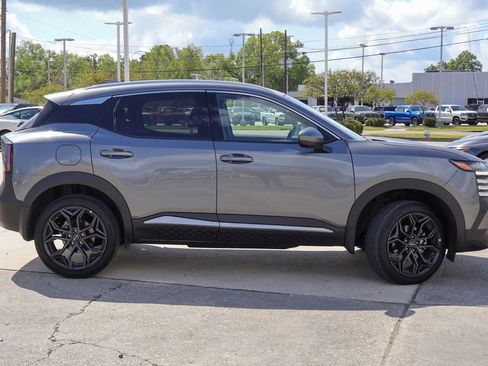 Certified 2025 Nissan Kicks SR image 7