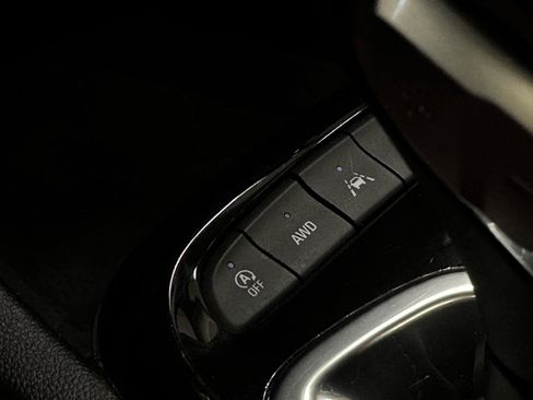 Used 2023 Buick Encore GX Essence w/ Experience Buick Package image 32