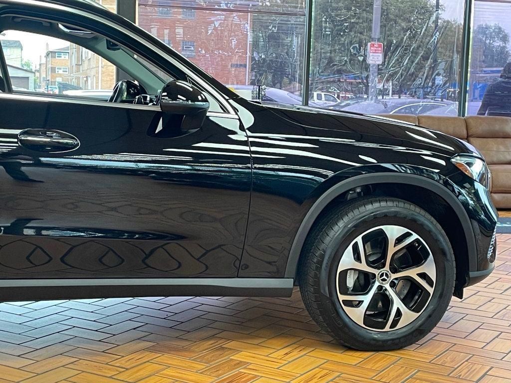 Used 2025 Mercedes-Benz GLC 350e 4MATIC image 10