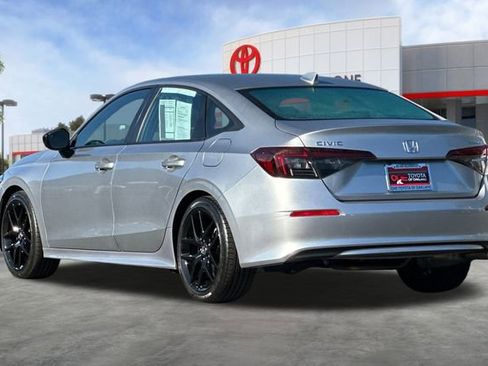 Used 2025 Honda Civic Sport image 6