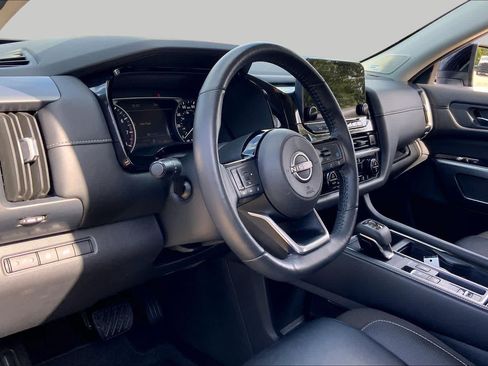 Used 2024 Nissan Pathfinder SL w/ SL Premium Package FWD image 18