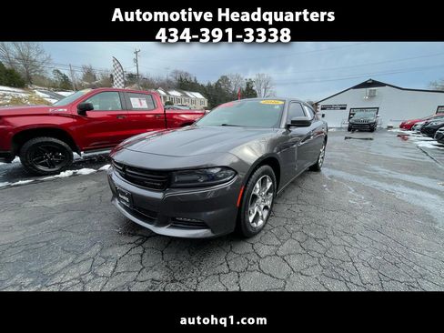 Used 2016 Dodge Charger SXT image 1
