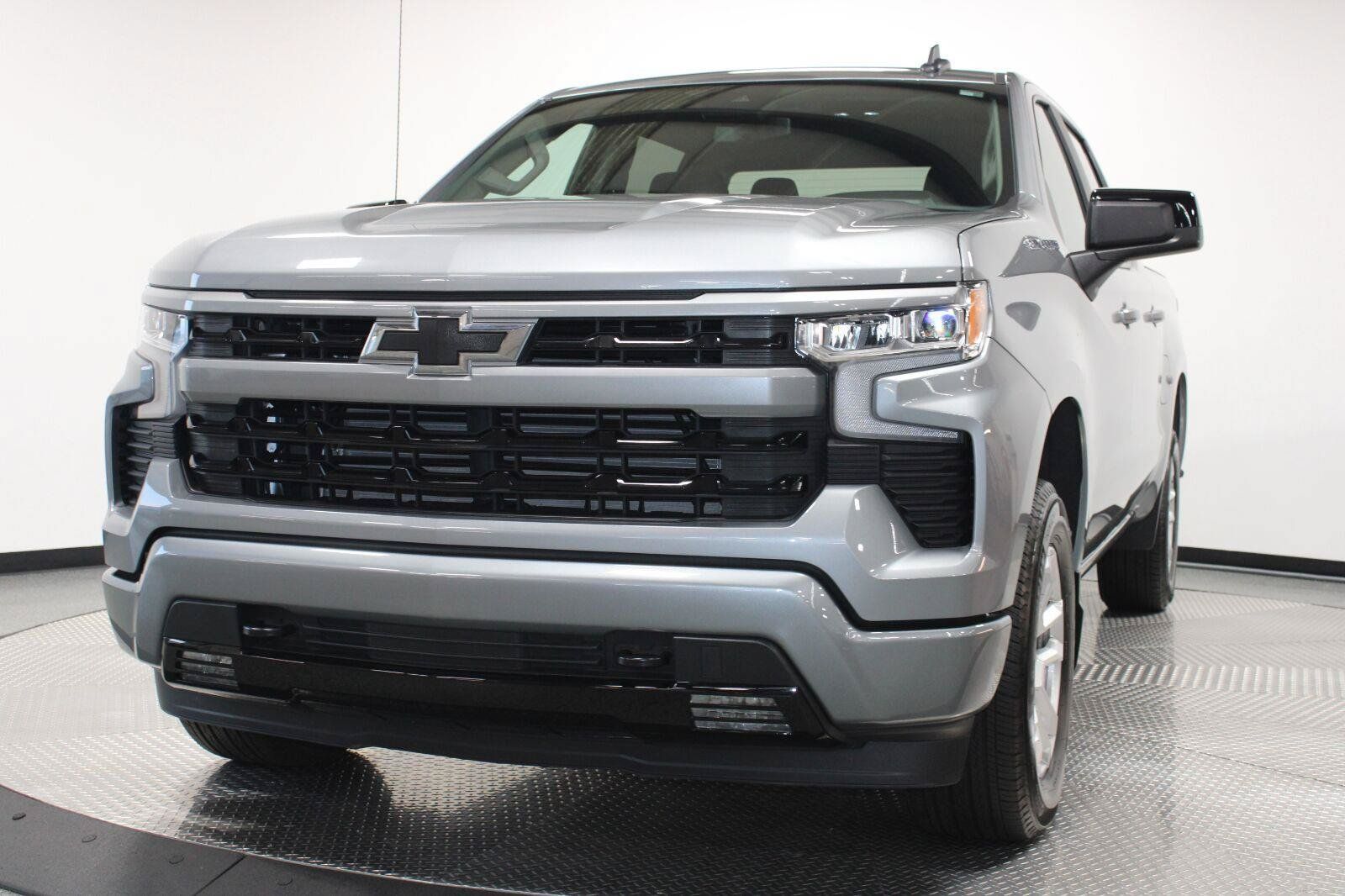 Used 2026 Chevrolet Silverado 1500 RST AWD/4WD image 3