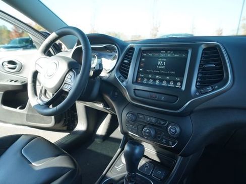 Used 2022 Jeep Cherokee Trailhawk image 33