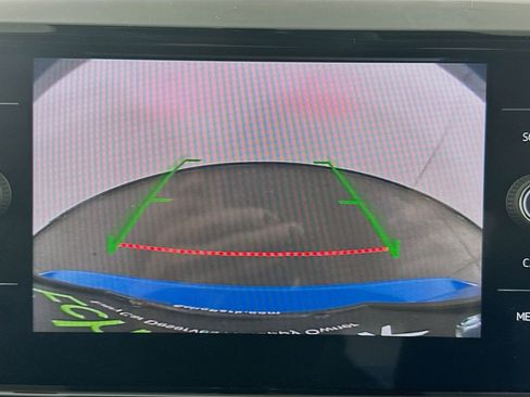 Used 2024 Volkswagen Taos SE image 22