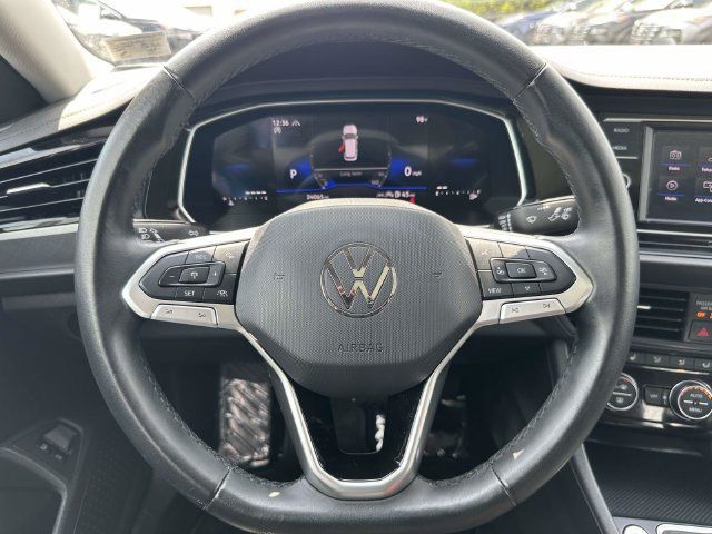Used 2024 Volkswagen Jetta SE w/ Panoramic Sunroof Package FWD image 22