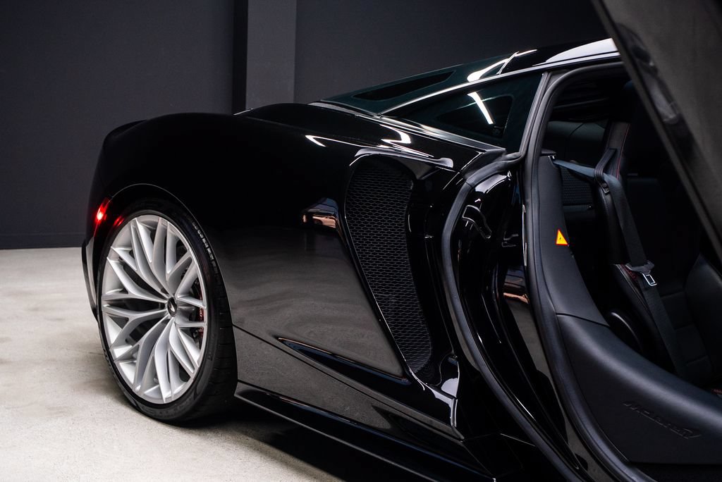 Used 2023 McLaren GT RWD image 19