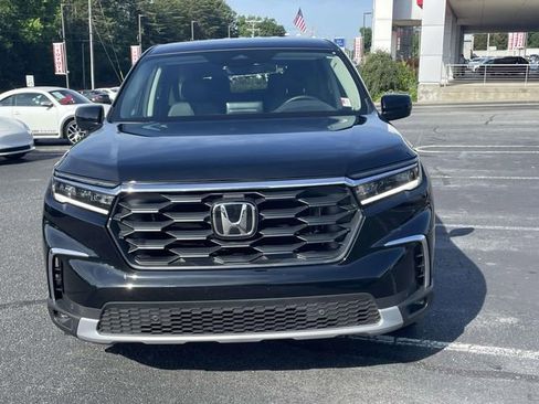 Used 2025 Honda Pilot EX-L image 2