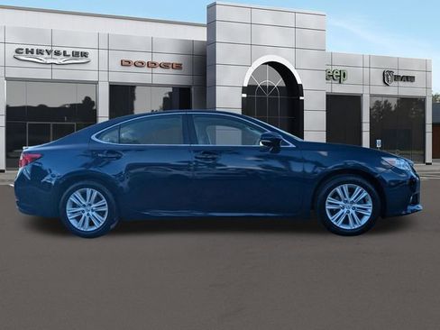 Used 2013 Lexus ES 350 w/ Premium Pkg image 2