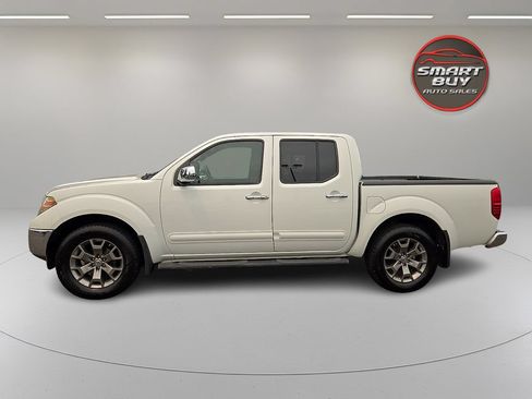 Used 2016 Nissan Frontier SL w/ Moonroof Package AWD/4WD image 8