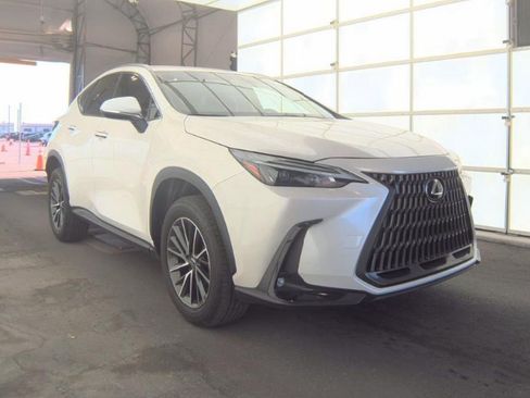 Used 2024 Lexus NX 250 FWD w/ Towing Package (2000 Lbs) image 4