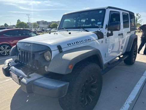 Used 2014 Jeep Wrangler Unlimited Rubicon w/ Connectivity Group AWD/4WD image 2