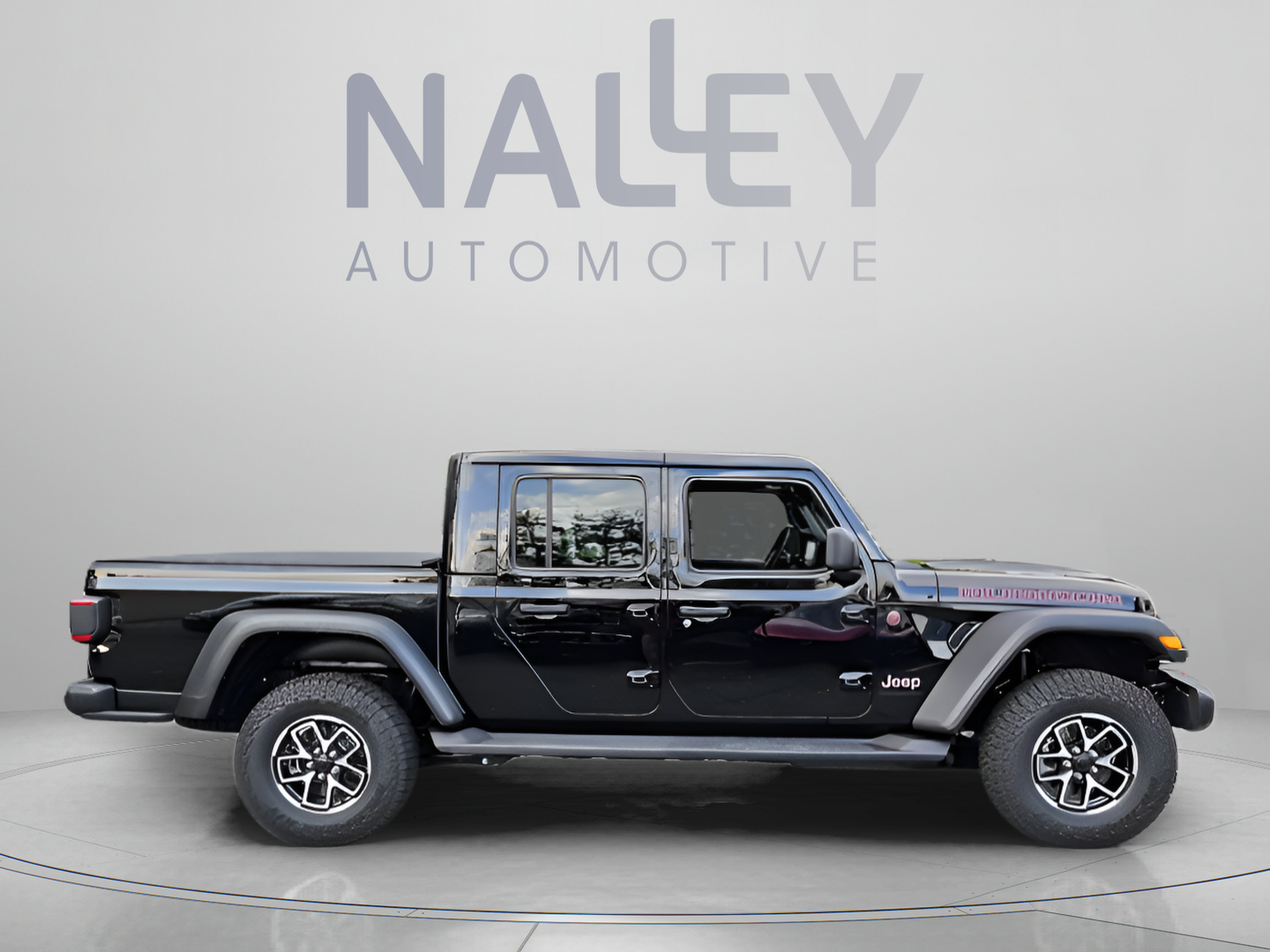 Used 2026 Jeep Gladiator Rubicon w/ Steel Power Dome Hood Package AWD/4WD image 6