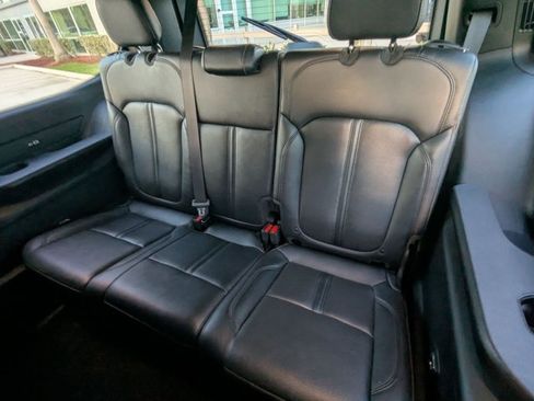 Used 2022 Jeep Wagoneer Series II RWD image 19