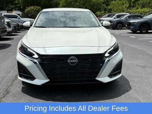 Used 2023 Nissan Altima 2.5 SV FWD image 3