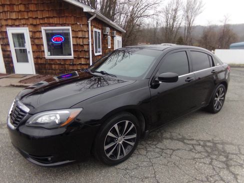 Used 2014 Chrysler 200 Limited w/ Sun/Sound Group image 1