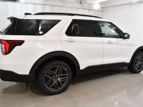 New 2026 Ford Explorer ST-Line w/ ST-Line Street Pack AWD/4WD image 11