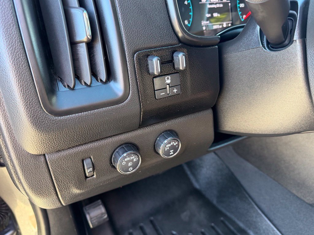 Used 2022 Chevrolet Colorado LT w/ Redline Special Edition AWD/4WD image 22