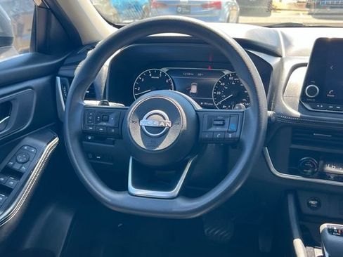 Used 2024 Nissan Rogue SV AWD/4WD image 12