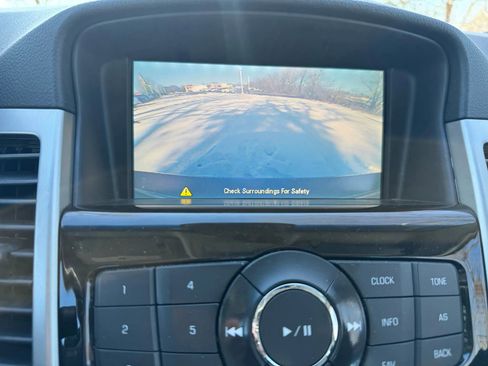 Used 2014 Chevrolet Cruze LT image 29