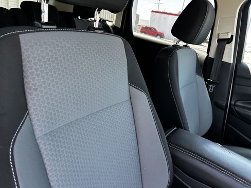 Used 2017 Ford Escape SE w/ SE Cold Weather Package AWD/4WD image 13