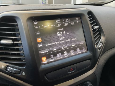 Used 2017 Jeep Cherokee High Altitude AWD/4WD image 25